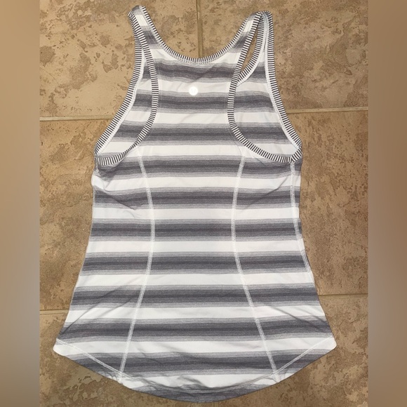 LuluLemon Razor back tank top - Picture 2 of 3